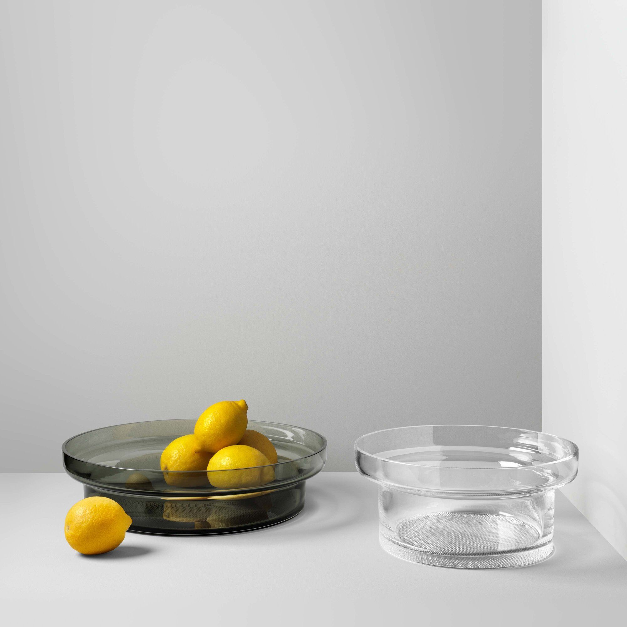 Alternativ bild 1 för Kosta Boda Limelight Fat 33 cm Grå