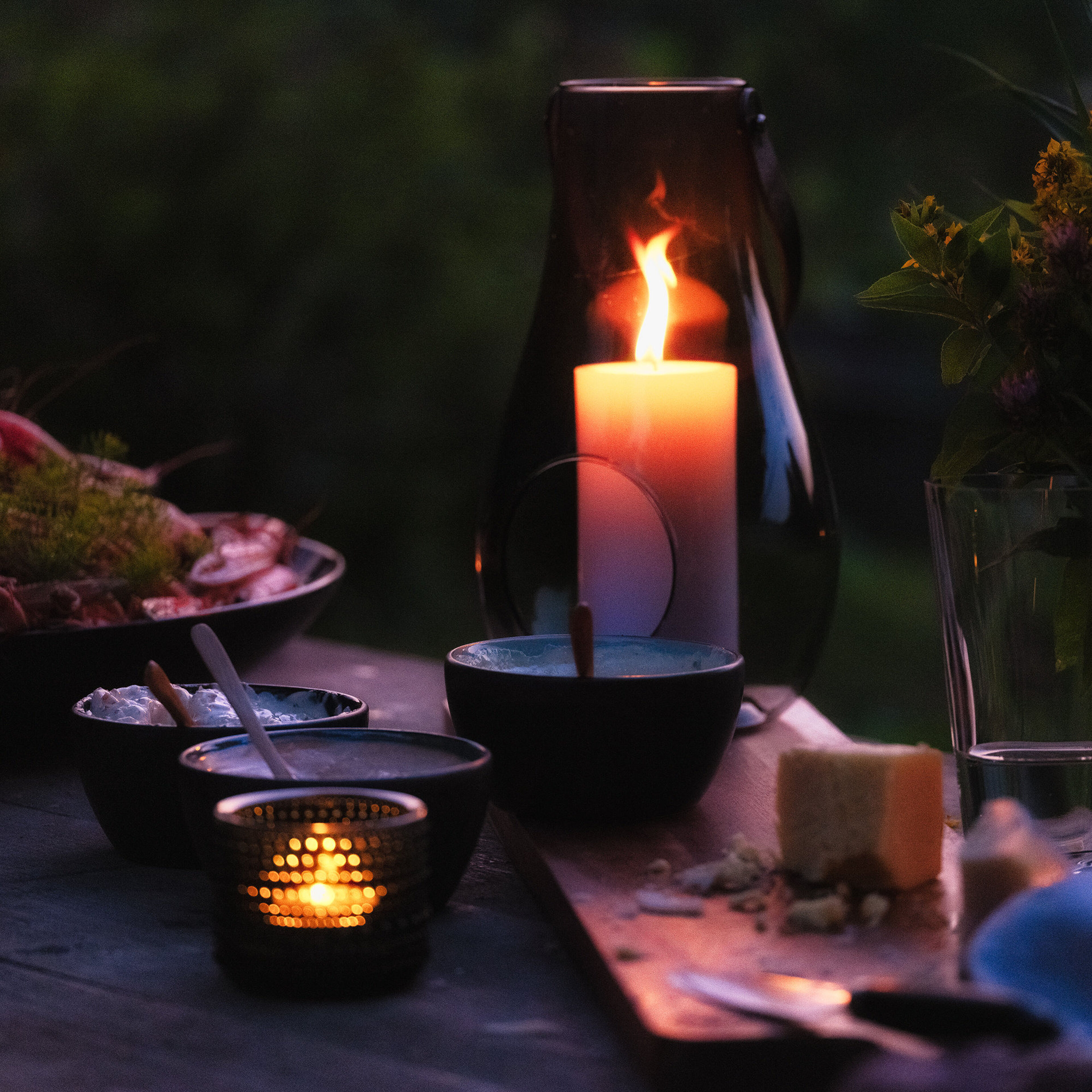 holmegaard-dwl-lanterne-29-cm-roeggraa-4343536-27381-5