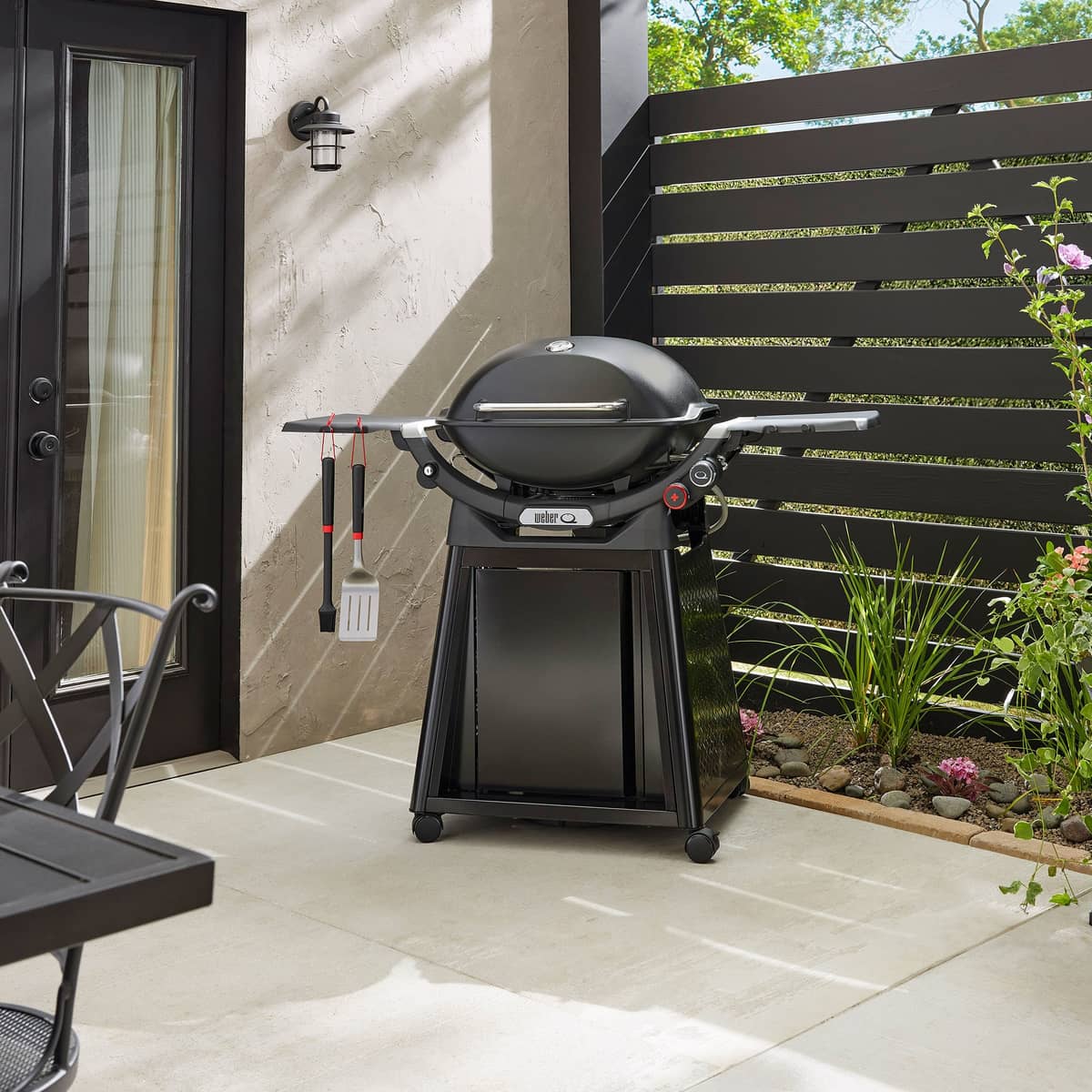 Q3200N+ Gasgrill med vogn