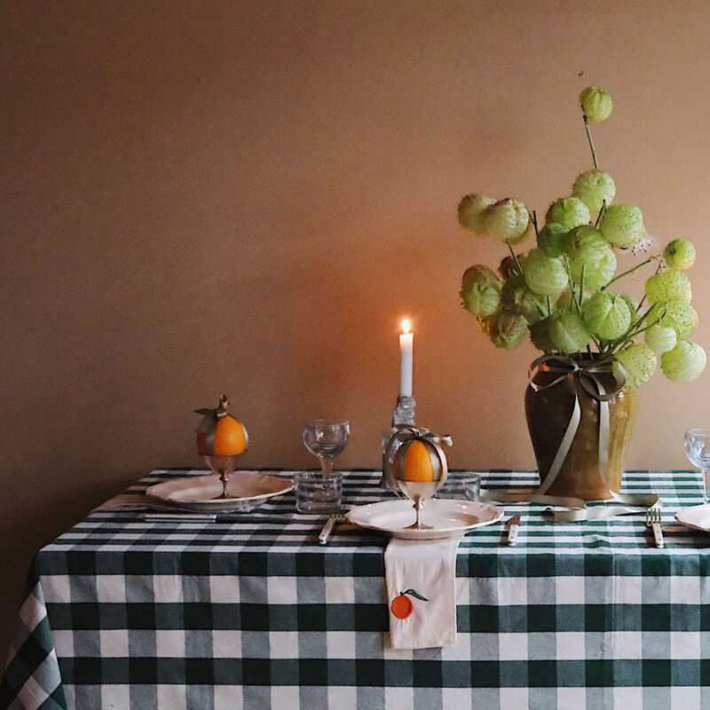 Elsa bordsduk 145×145 cm, grön/beige