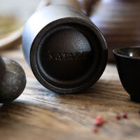 Mortel i gjutjärn & valnöt