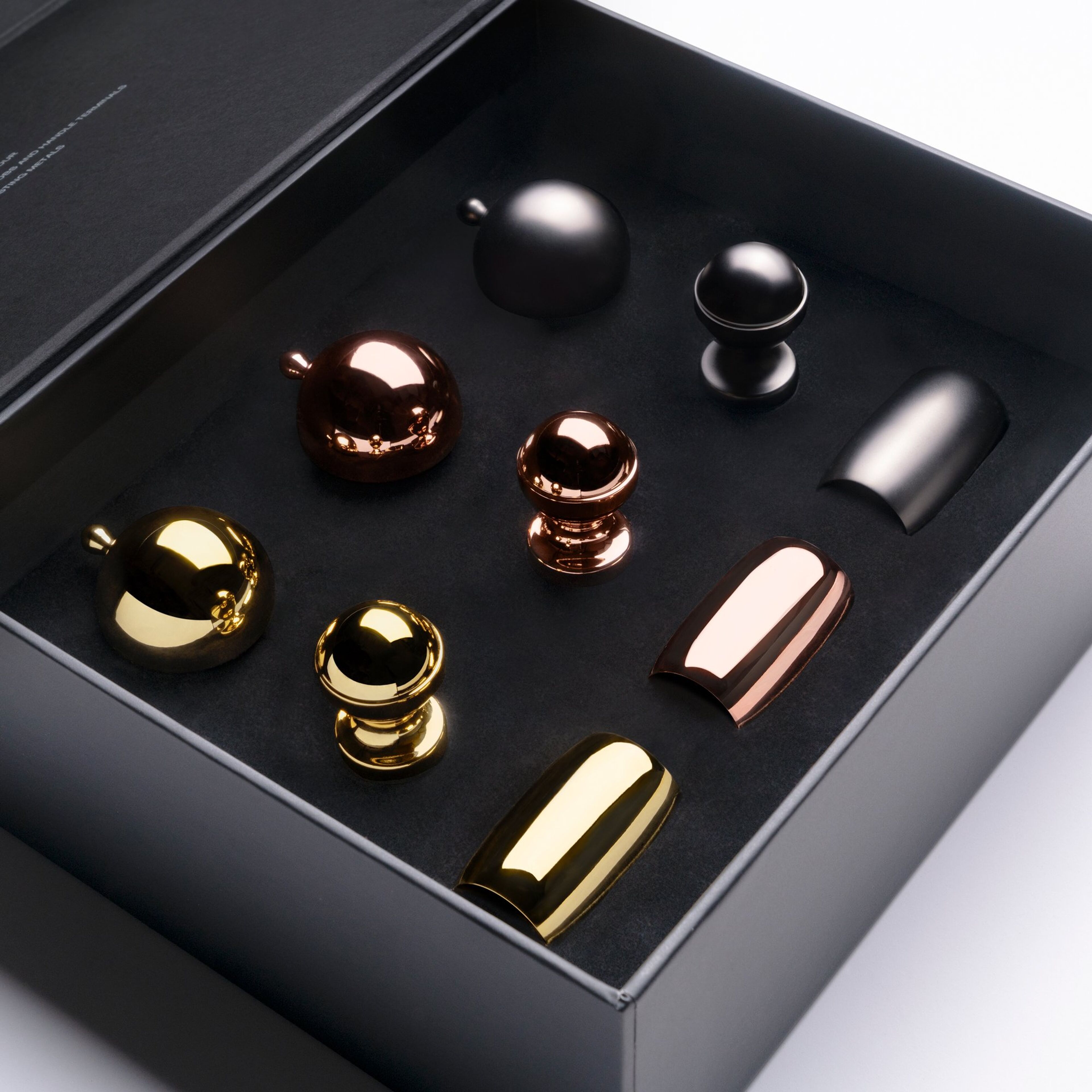 bertazzoni-heritage-dekorativt-saet-emhaette-komfur-901537-54218-2