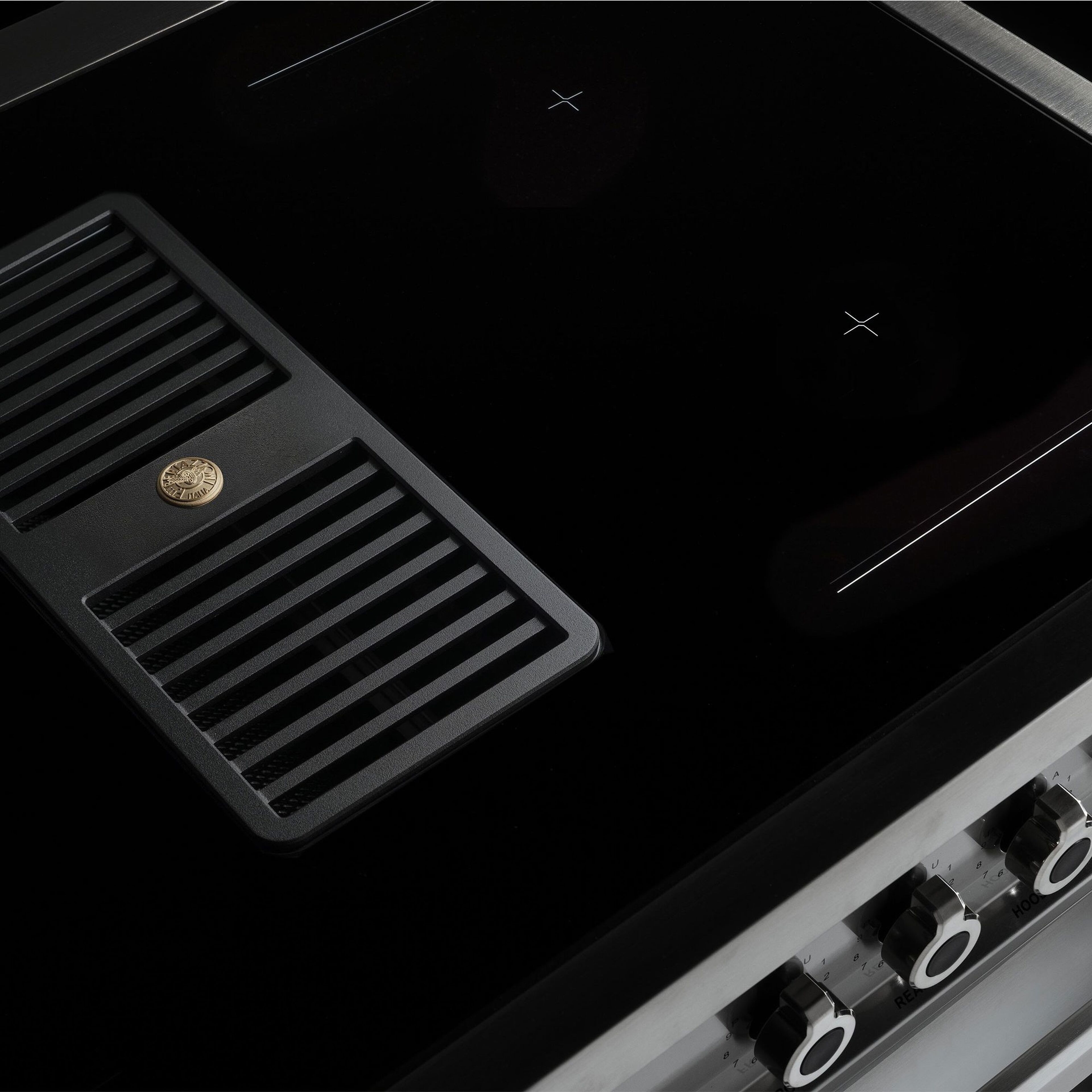 bertazzoni-proch94i1ext-komfur-med-integreet-emhaette-90-cm-rustfri-staal-proch94i1ext-57103-5