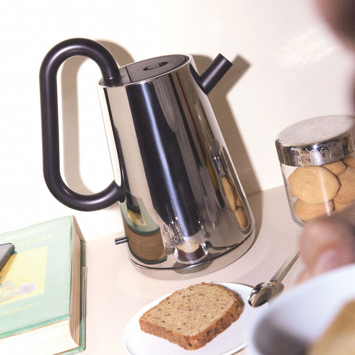 Toru vannkoker 1,7 liter, svart/stål