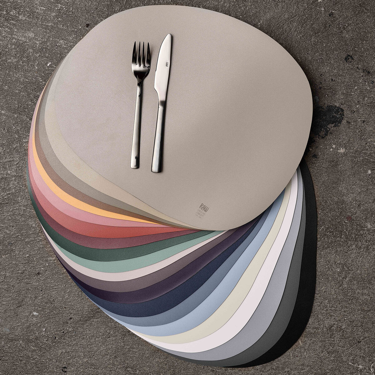 RAW Dækkeserviet 41 x 33,5 cm, grå