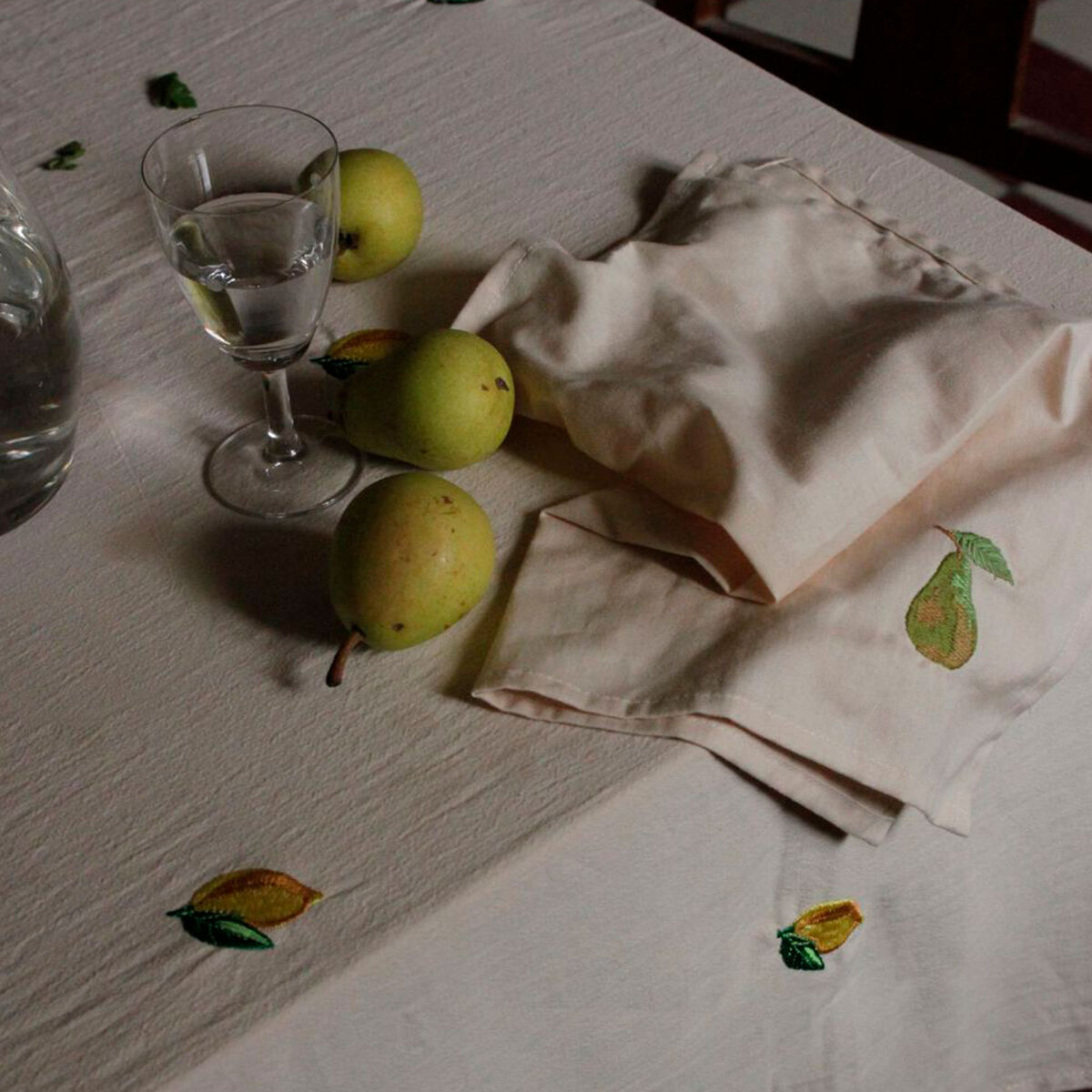 Midnatt Soda Lemon duk 330×145 cm, beige