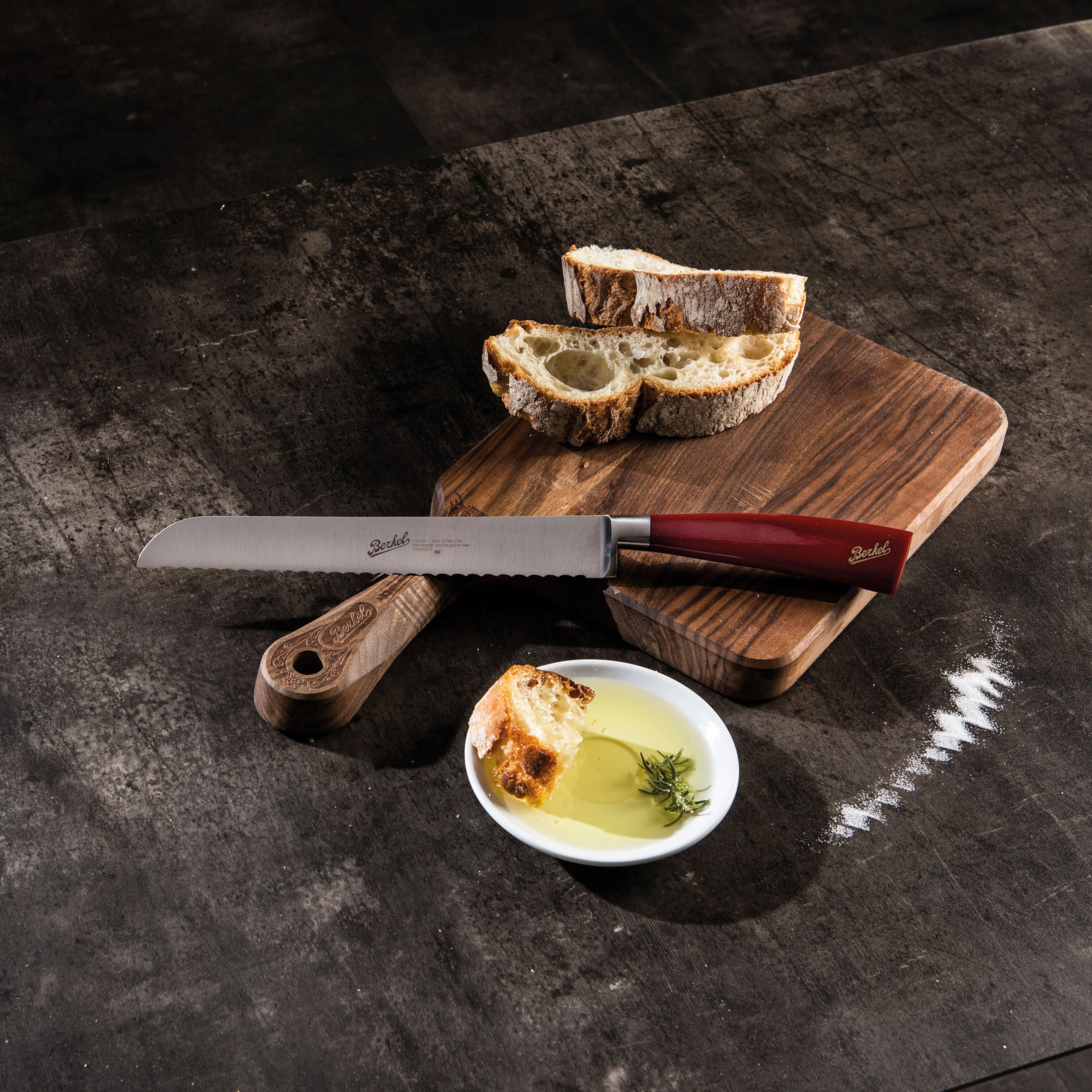 Elegance brødkniv 22 cm, rød