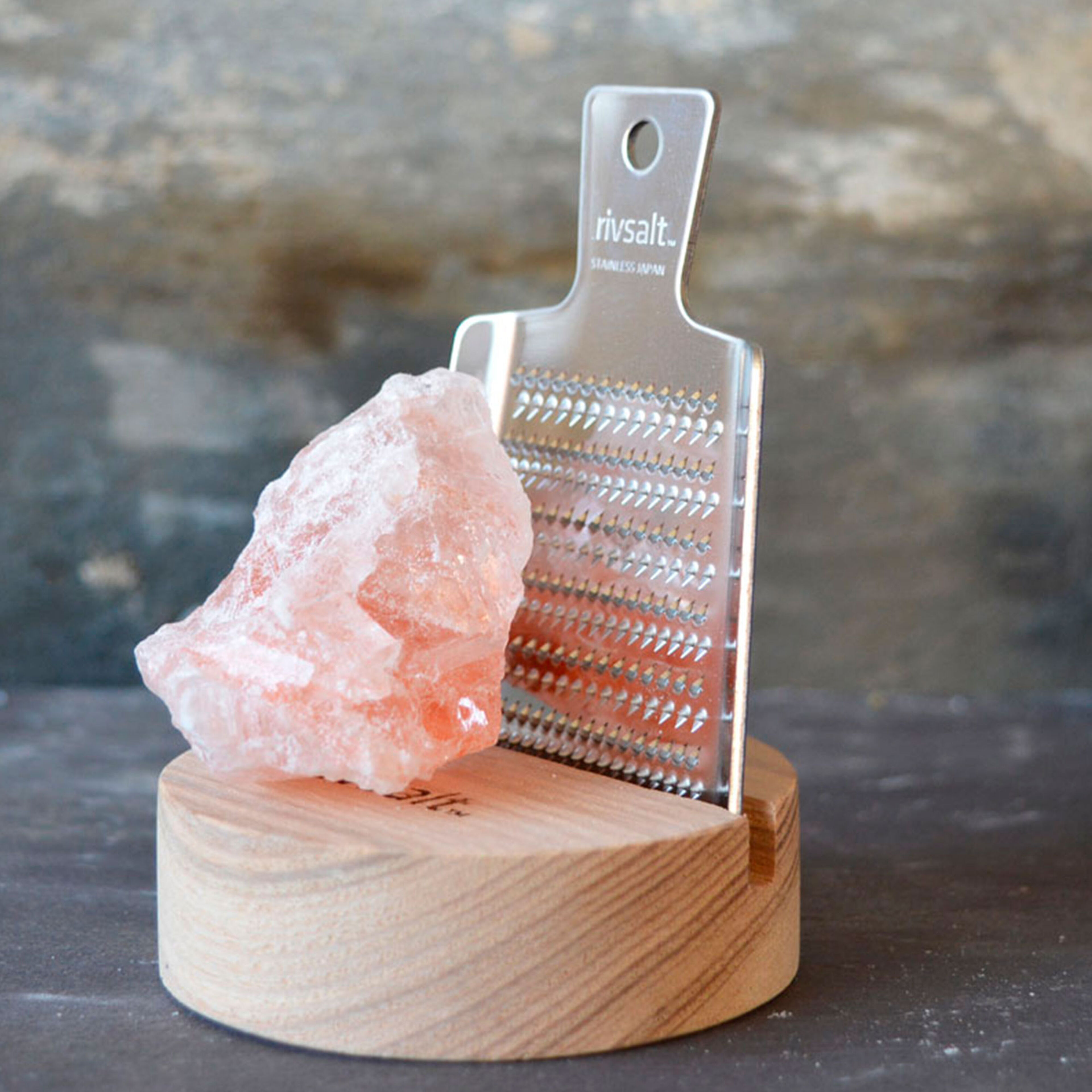 original set med rivjärn, saltsten & bordställ i ek