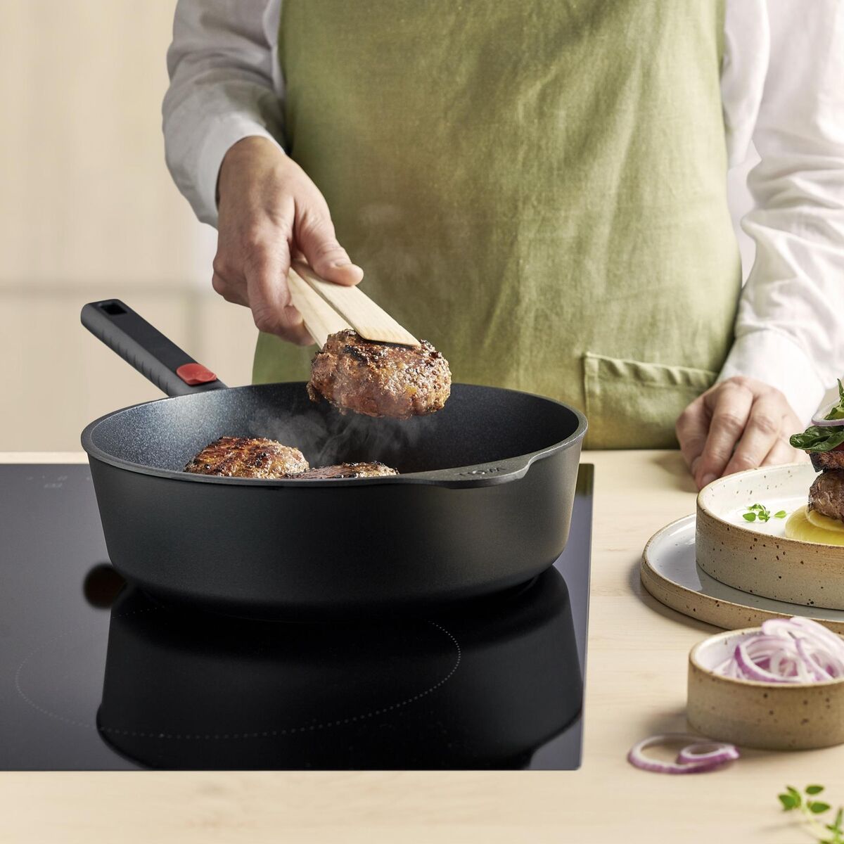 Woll Eco Logic QXR sautépanne 28 cm med avtagbart håndtak