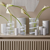 Swirl vase 25 cm, hvid