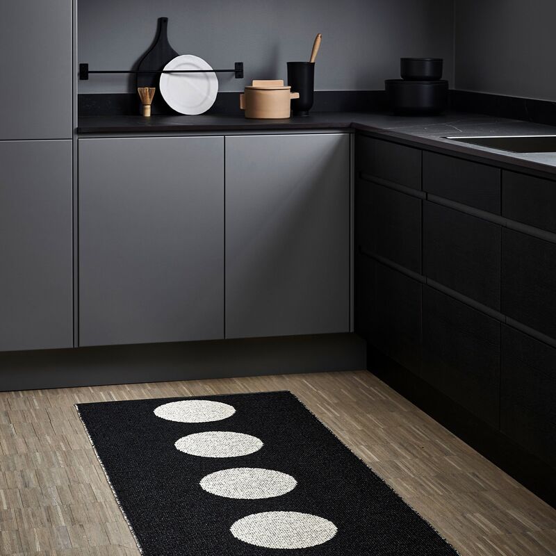 Matta Vera, 70 x 300 cm, black/vanilla