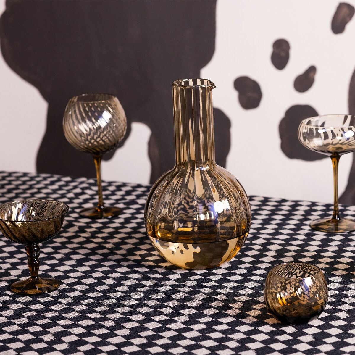 Opacity karaff 1,9 liter, brun