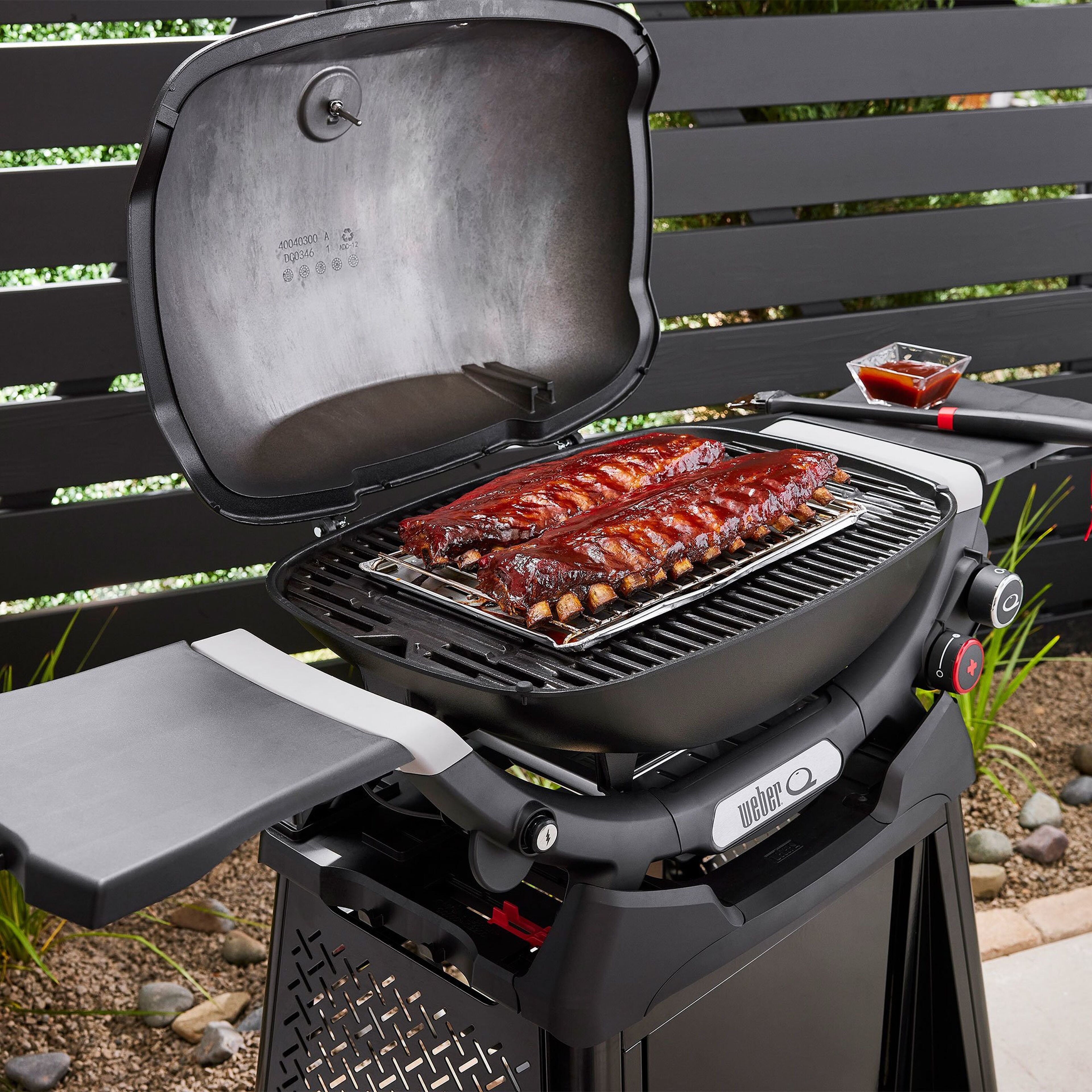 weber-q2800n-gasgrill-med-vogn-1501119-66816-6