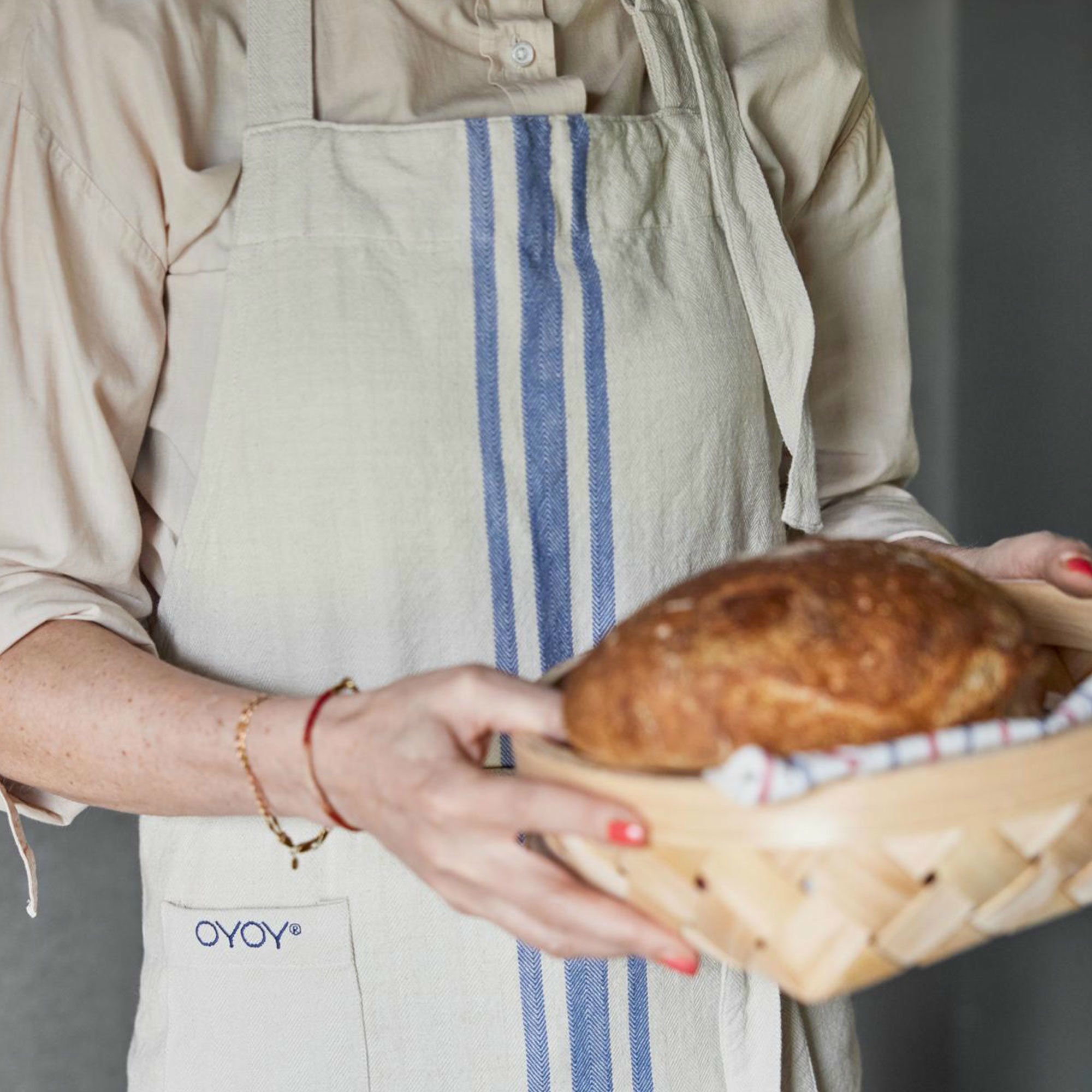Alternativ bild 1 för OYOY LIVING - Linu Apron High - Förkläde - 601 Blue - H102 x W96 cm