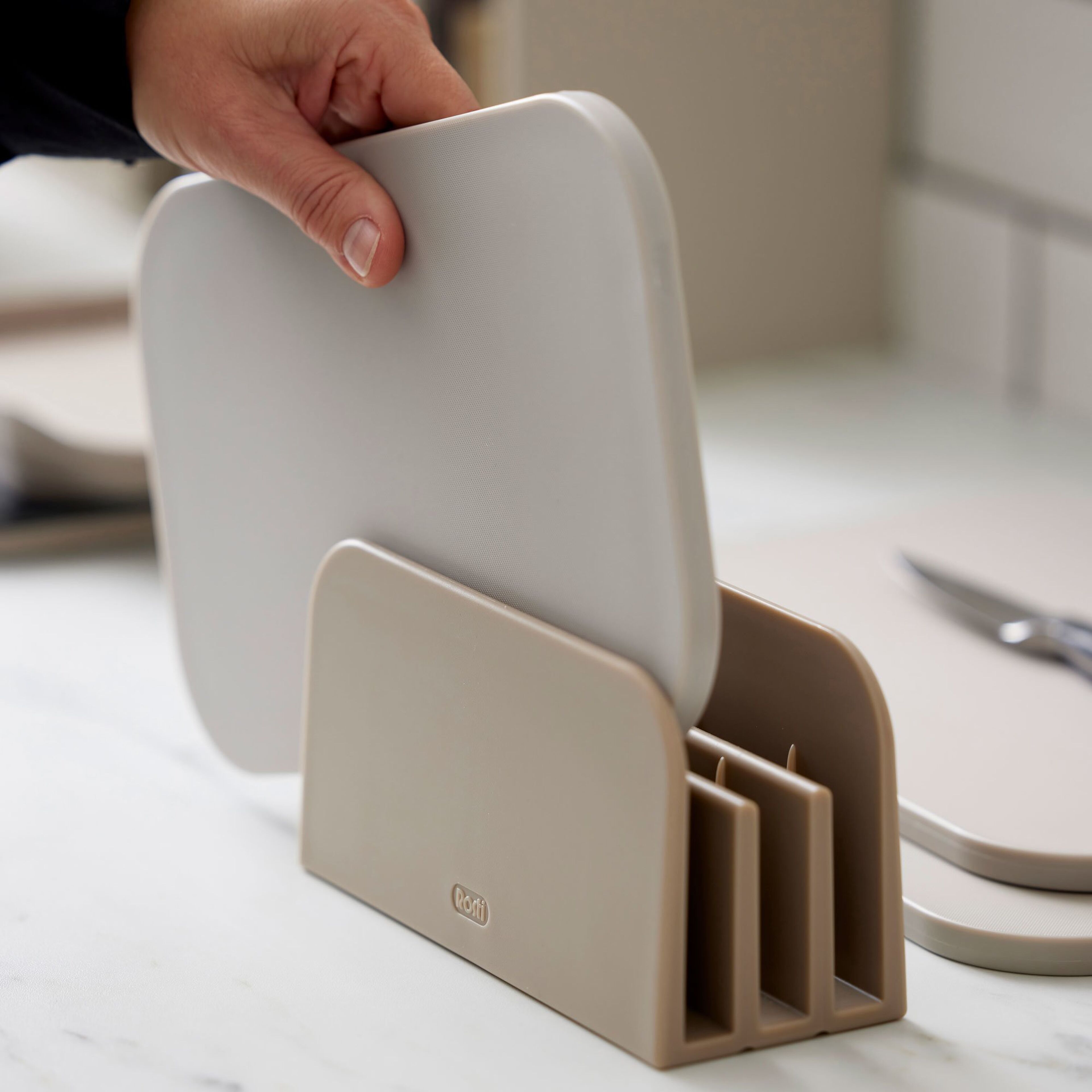 rosti-skaerebraetholder-choptima-humus-27961-57321-3