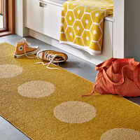 Pappelina Vera Pop matta 70 × 360 cm, mustard/yellow