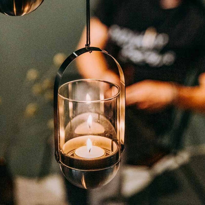 Gravity Candle M90, Hängande