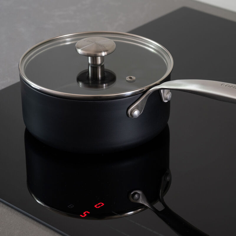 Combekk Kasserolle med stålhåndtak 18 cm / 1,9 liter, svart