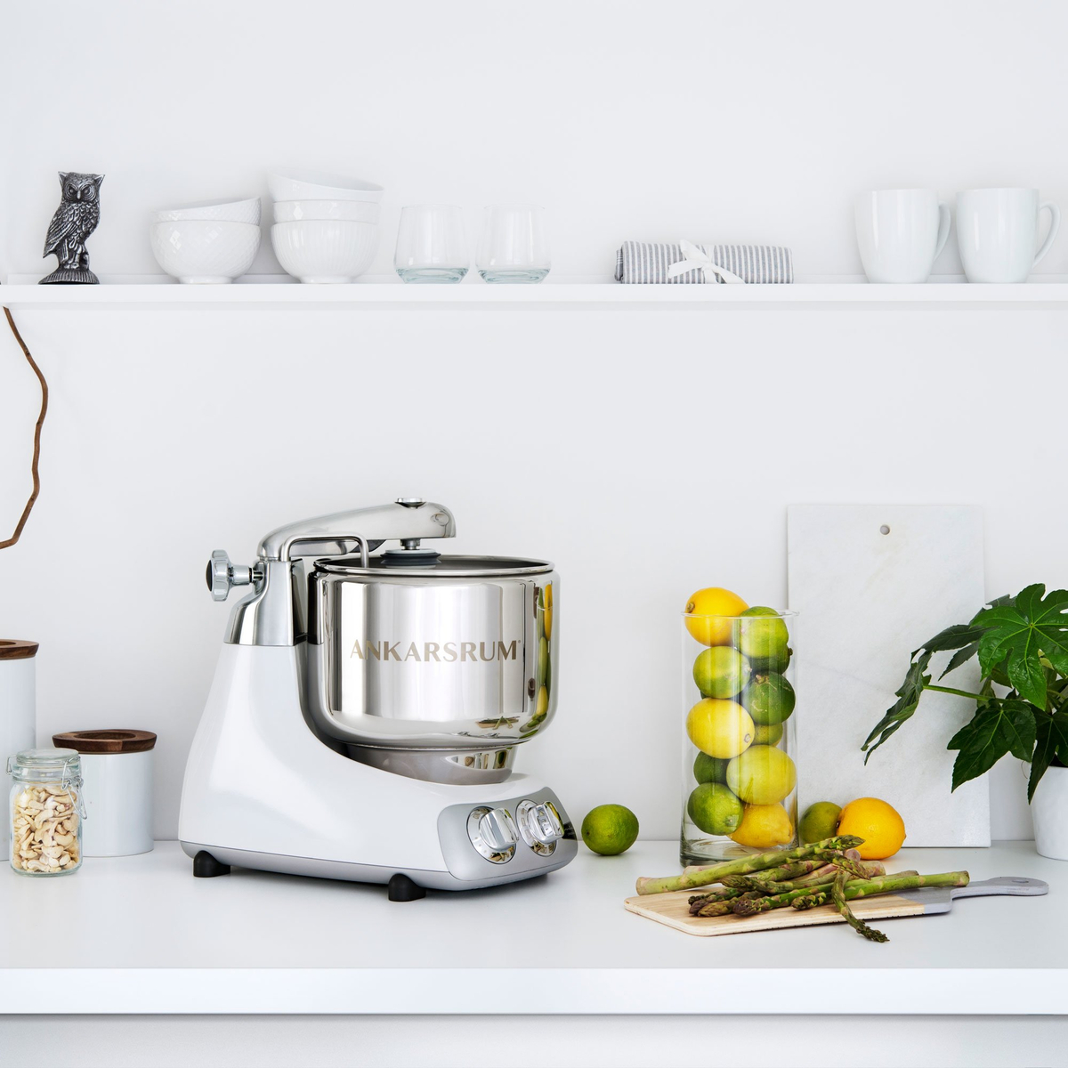 AKM 6230 kjøkkenmaskin + Grønnsakskutter, glossy white