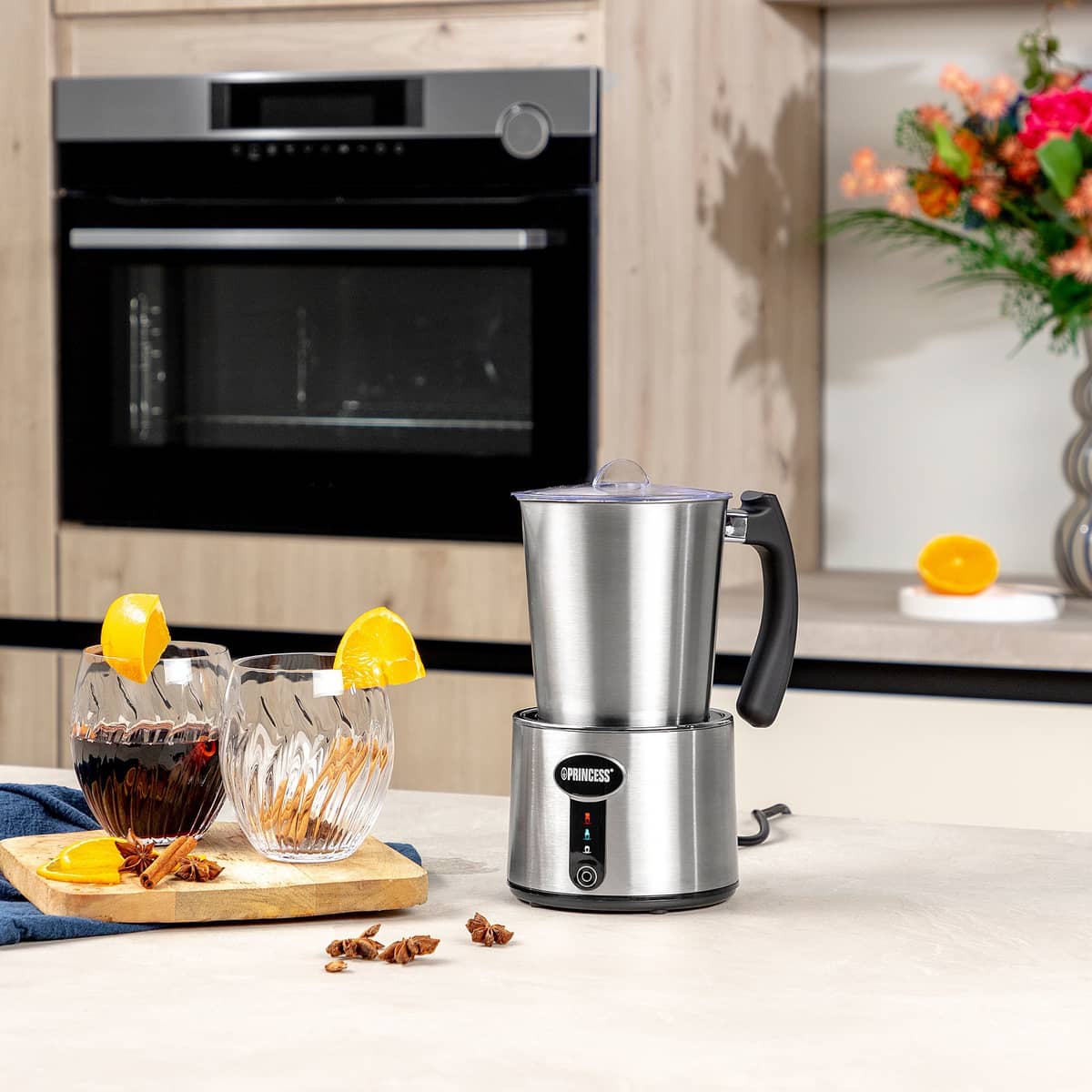 Induction maidonvaahdotin 650 wattia, hopea