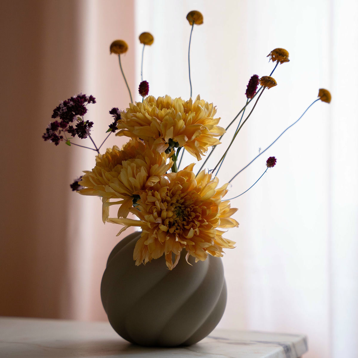 Twist Ball vase 12 cm, sand