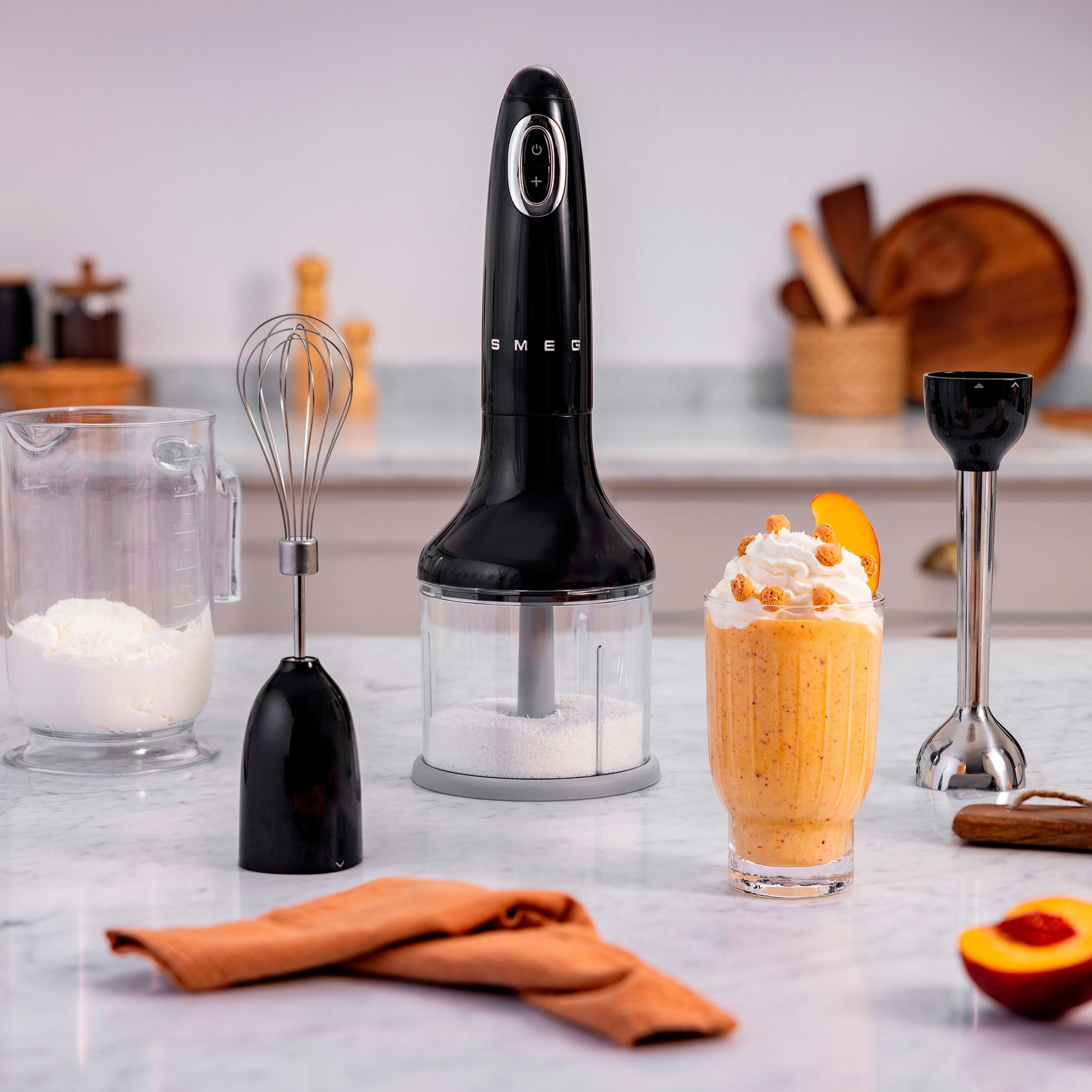 smeg-stavblender-hbf03wheu-65723-7