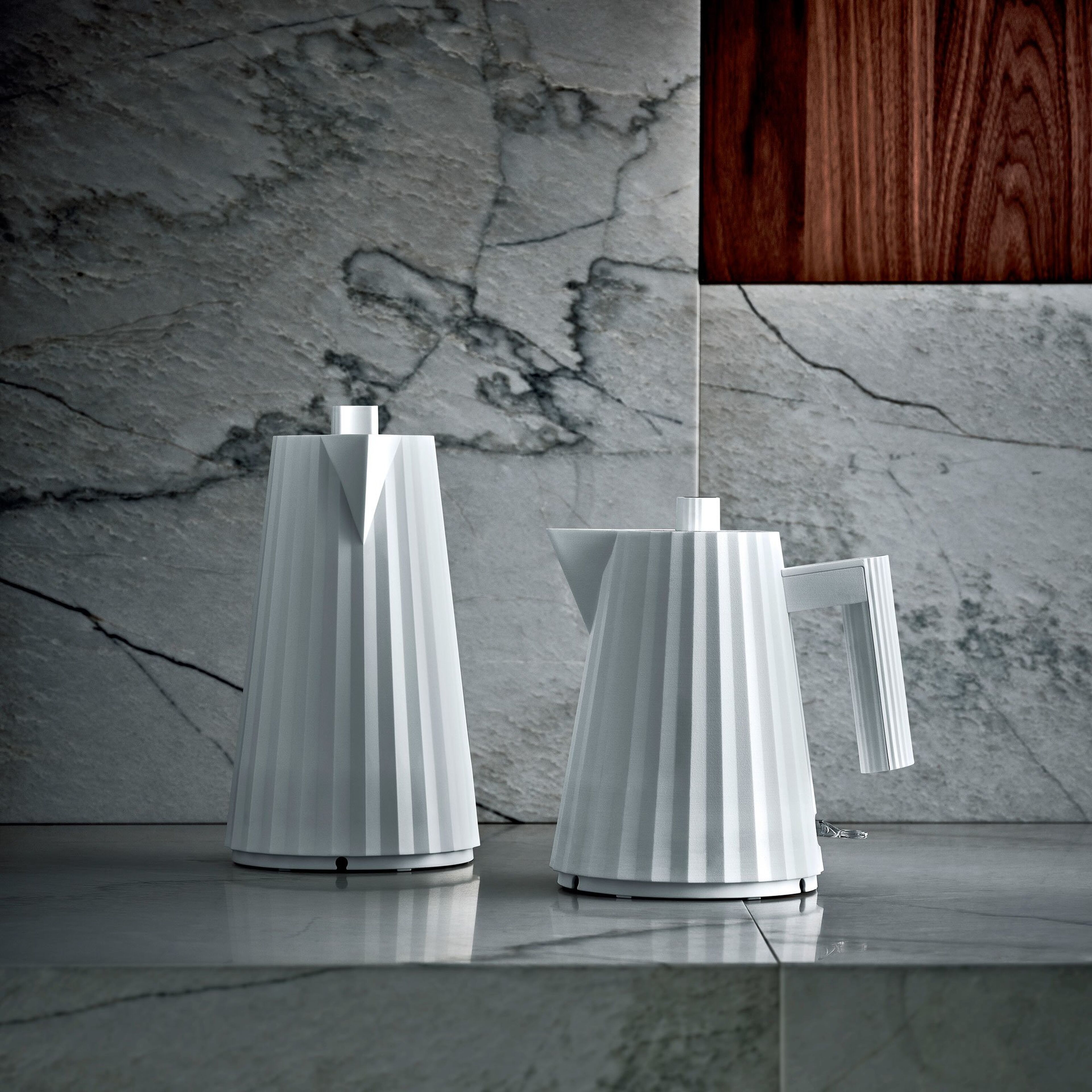 alessi-mdl06-plisse-elkedel-1-7-liter-hvid-mdl06w-45920-2