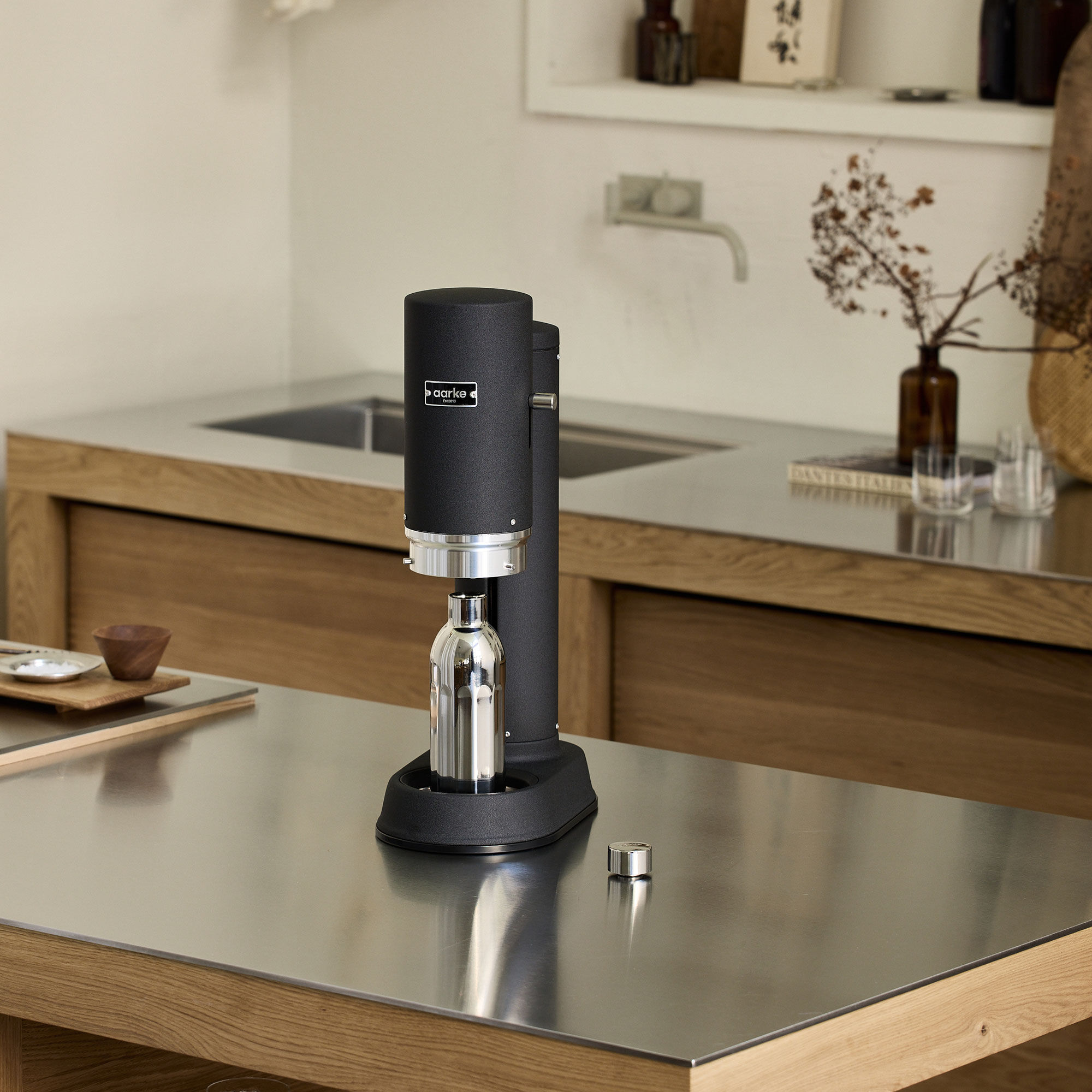 To-Go -pullo Carbonator Pro, small, ruostumaton teräs