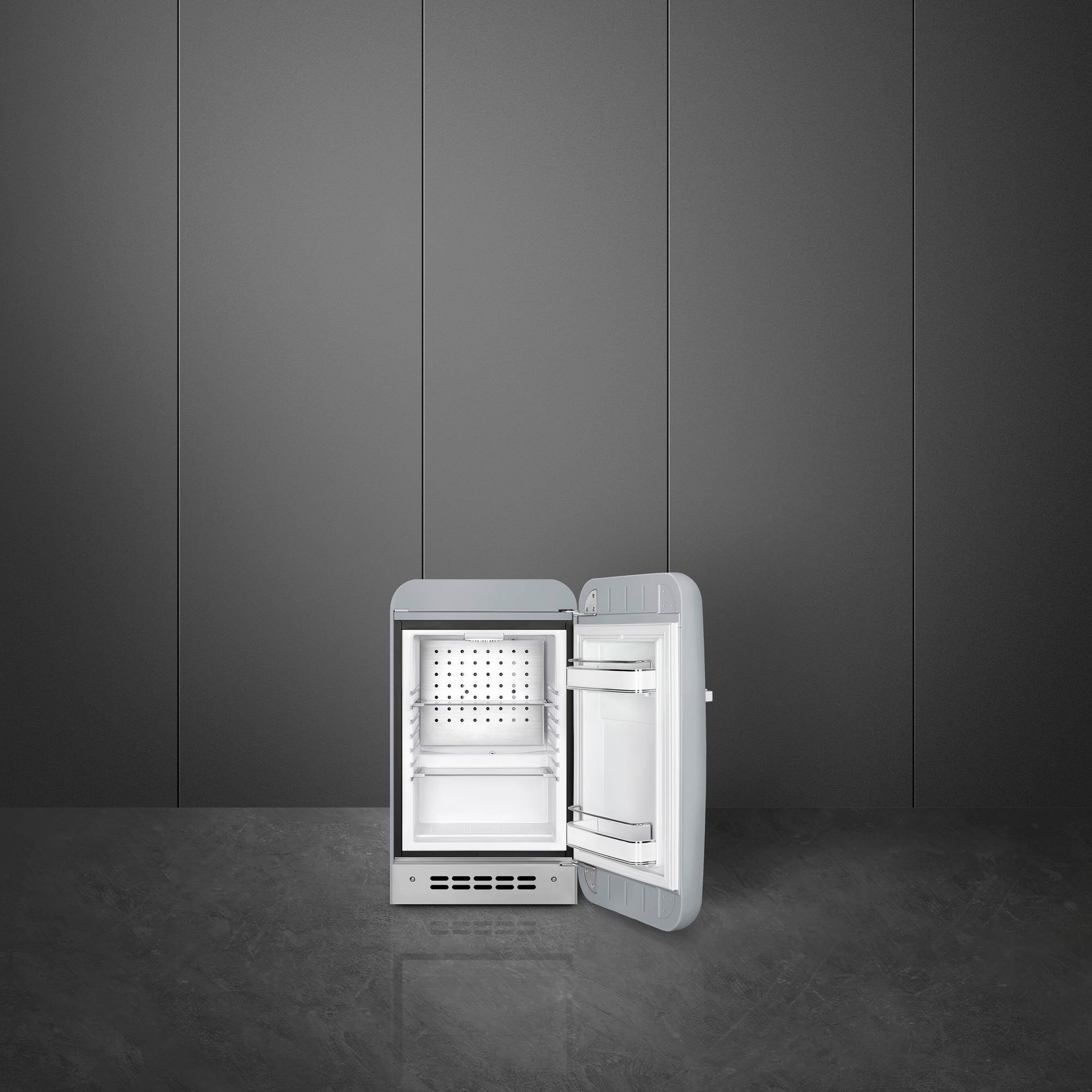 smeg-fab5rsv5-hoejrehaengslet-koeleskab-soelv-fab5rsv5-47238-3