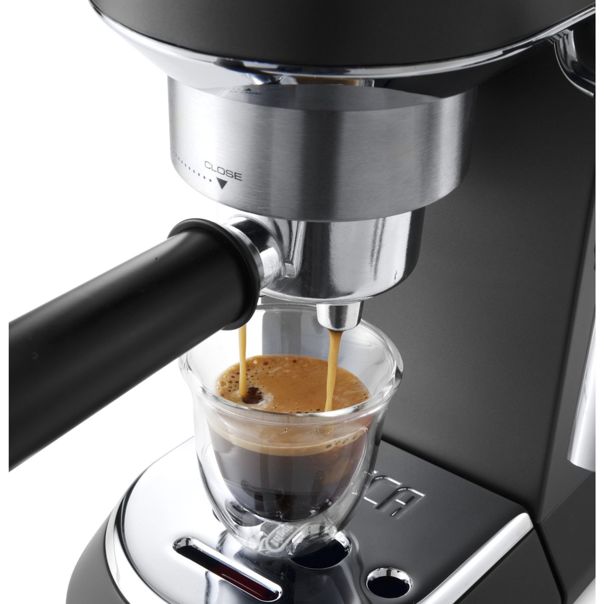 EC685.BK espressomaskine sort