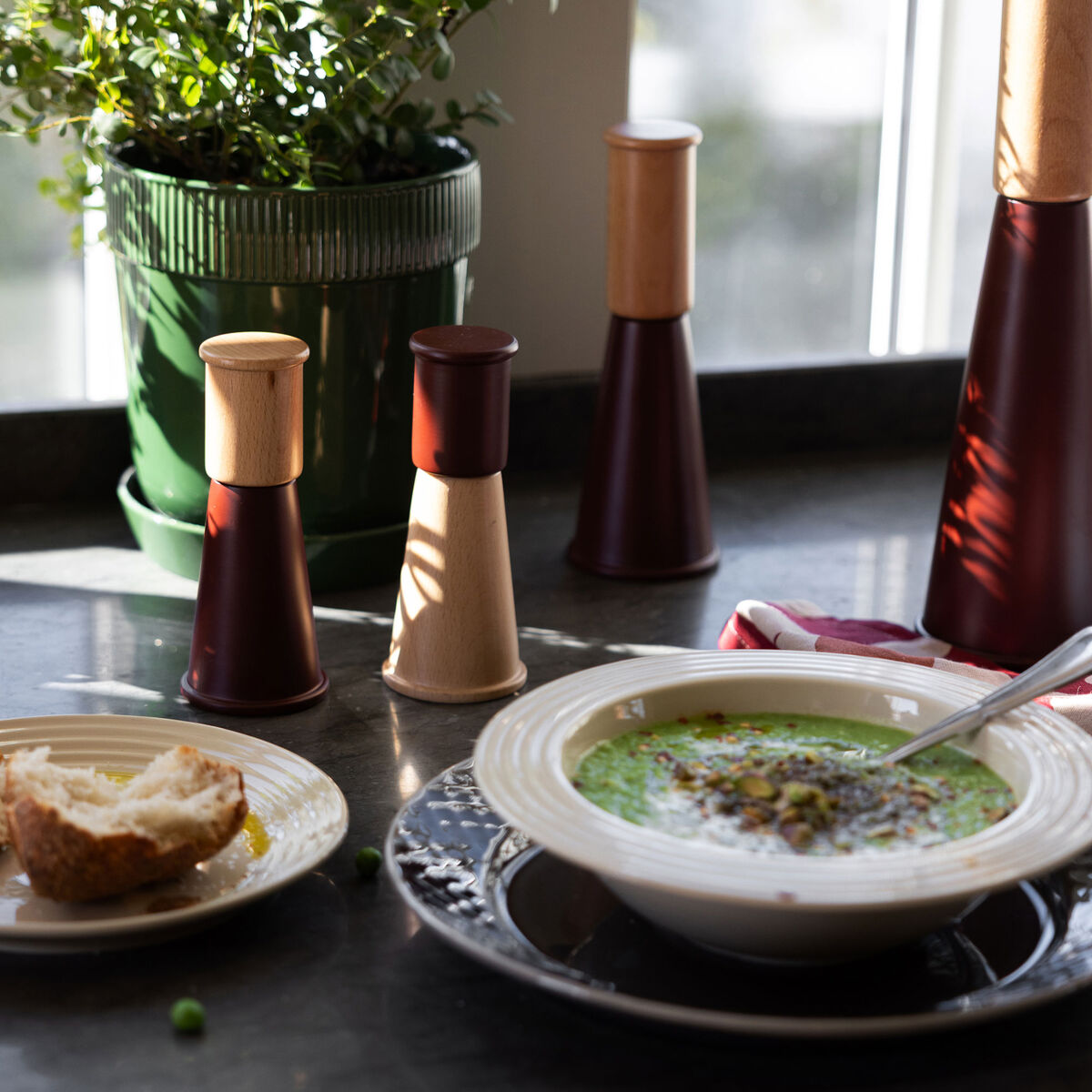 Gurken salt- och pepparkvarn medium, röd/brun