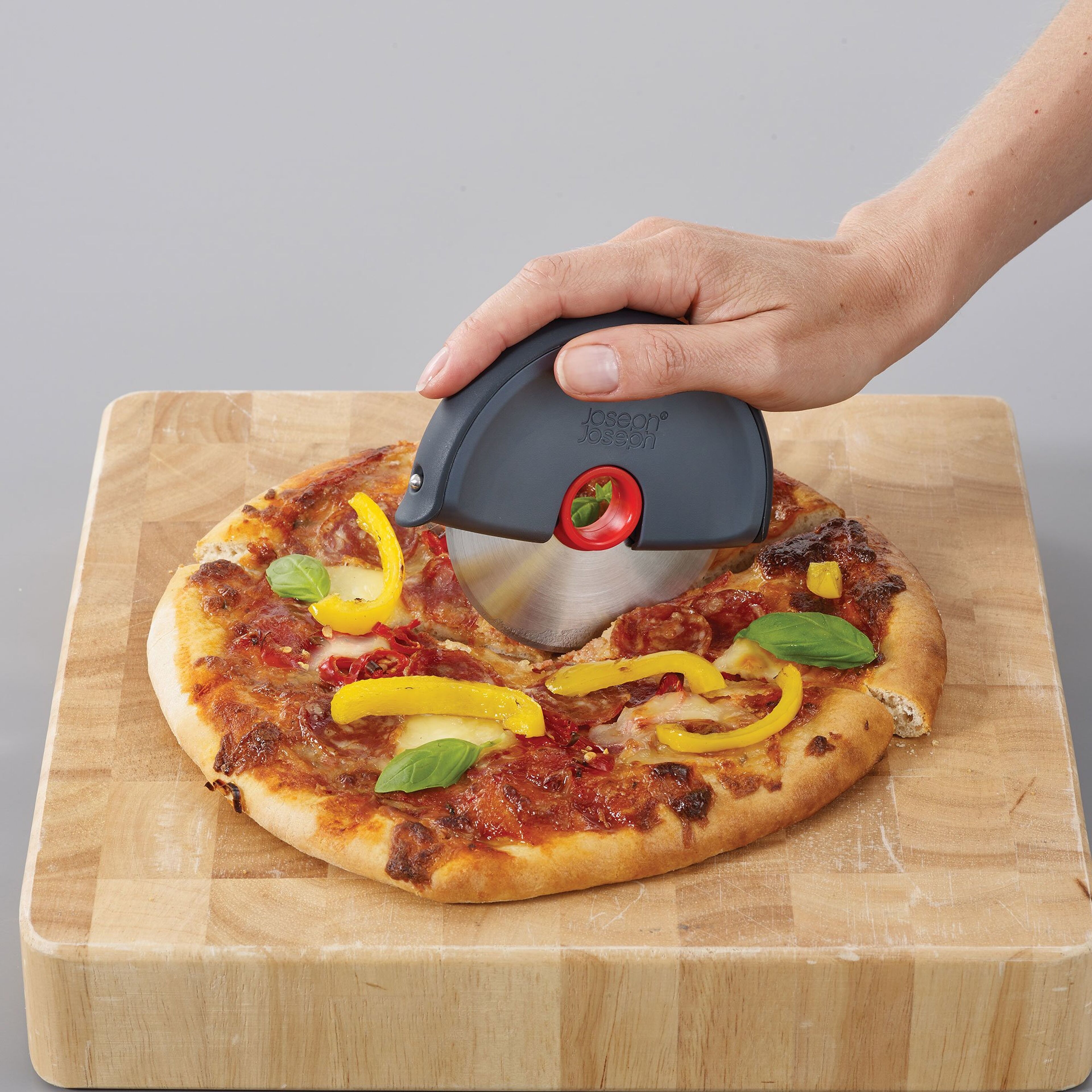 joseph-joseph-disc-easy-clean-pizzaskaerer-20038-58185-3