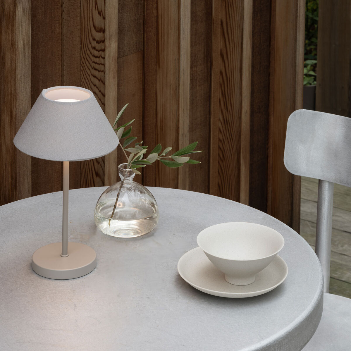 Teya Portabel bordlampe, warm grey