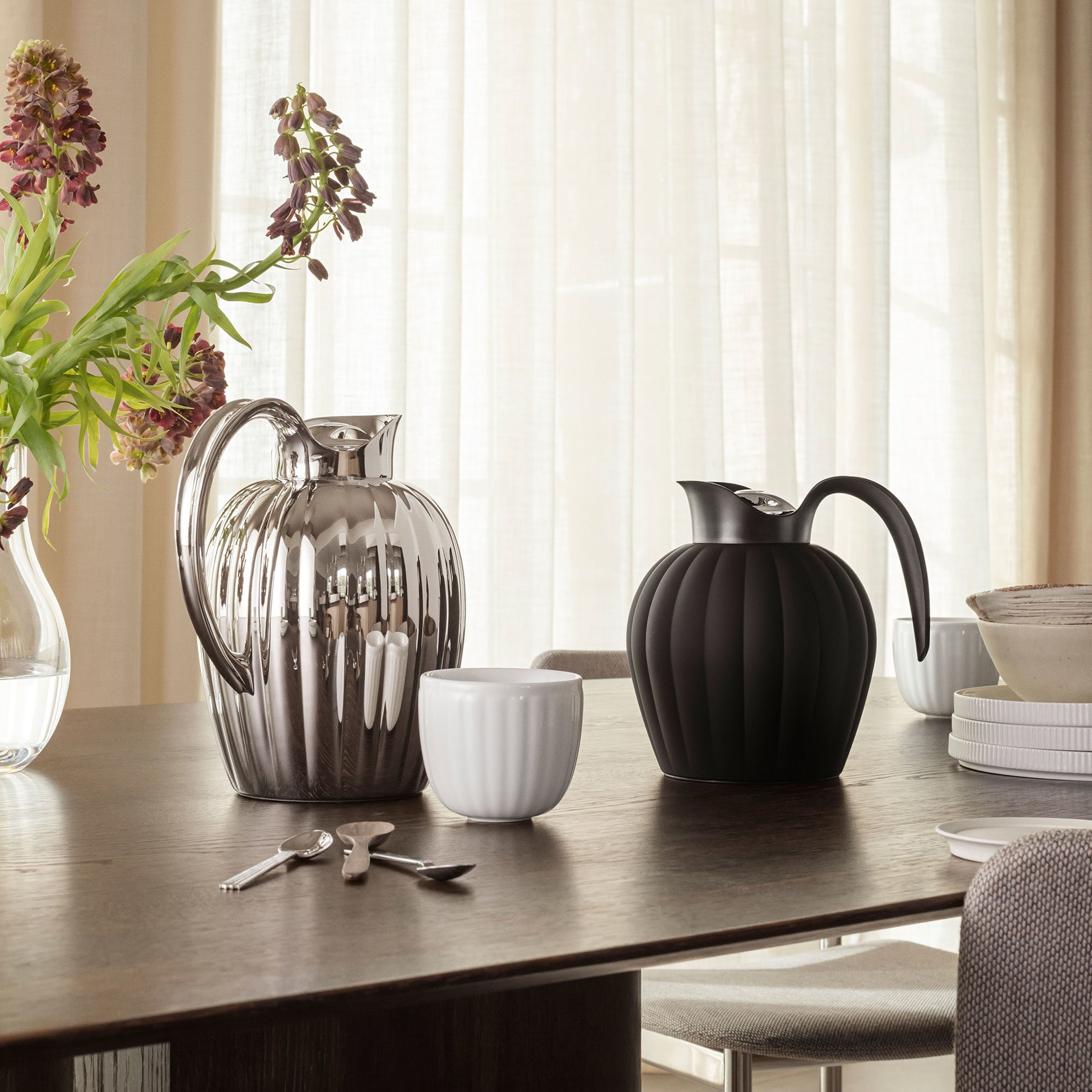 georg-jensen-bernadotte-termokande-0-8-liter-sort-10020383-64291-3