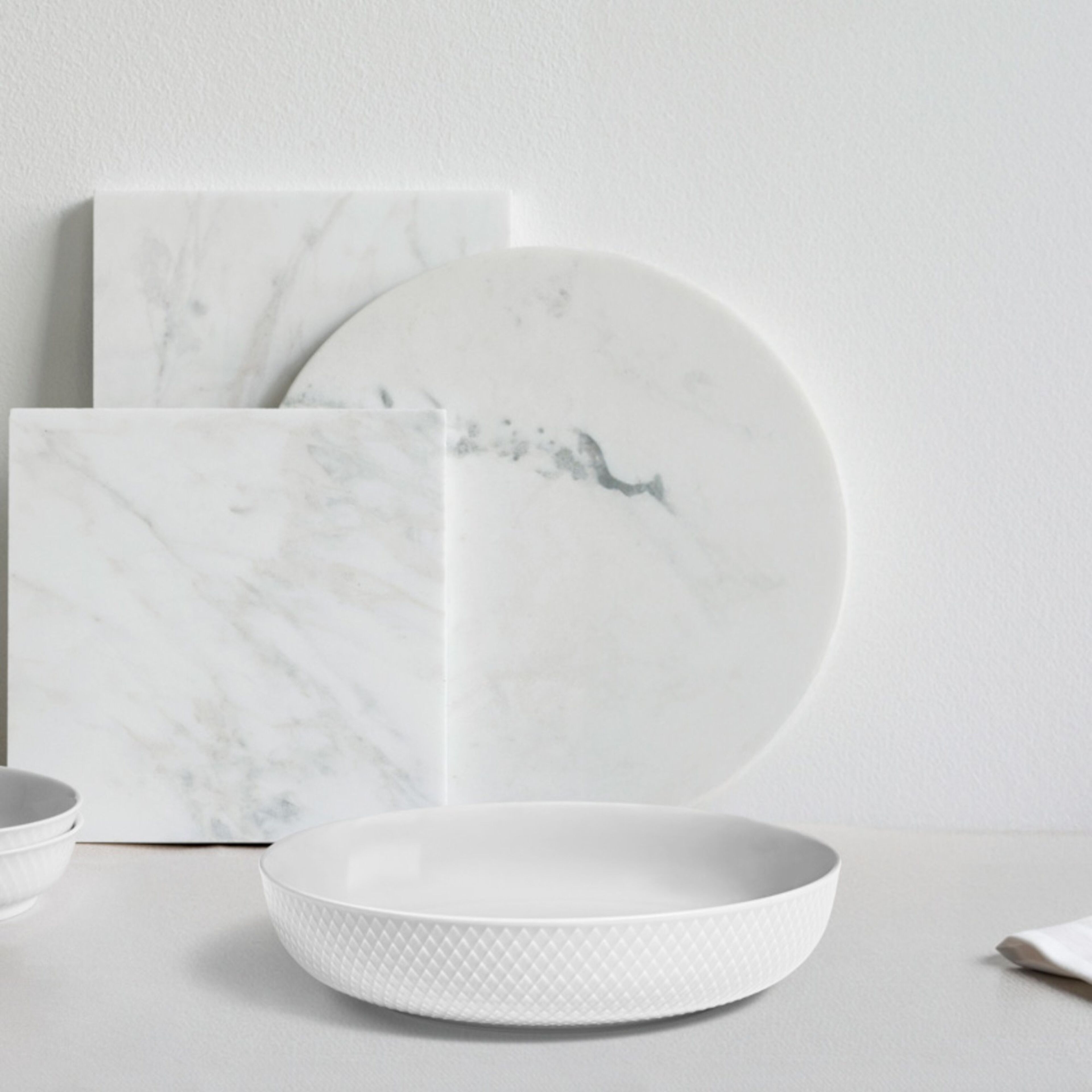 lyngby-porcelaen-rhombe-serveringsskaal-28-cm-201204-60704-5