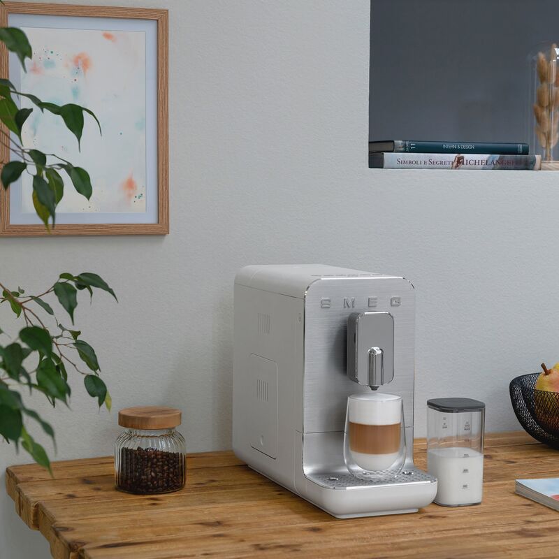 Fuldautomatisk espressomaskine, hvid