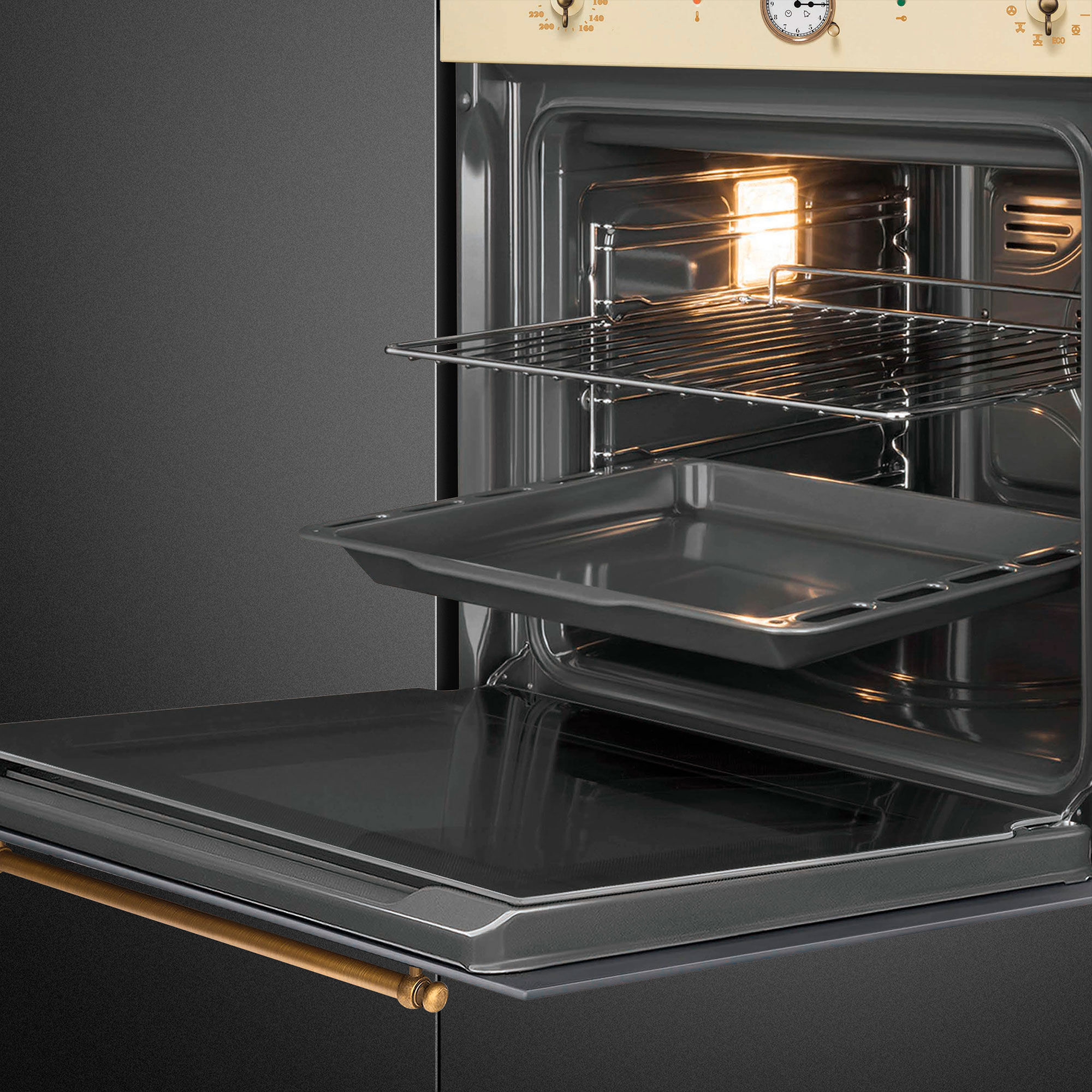 SFP68C1TPO inbyggnadsugn med pyrolys 60 cm, crème