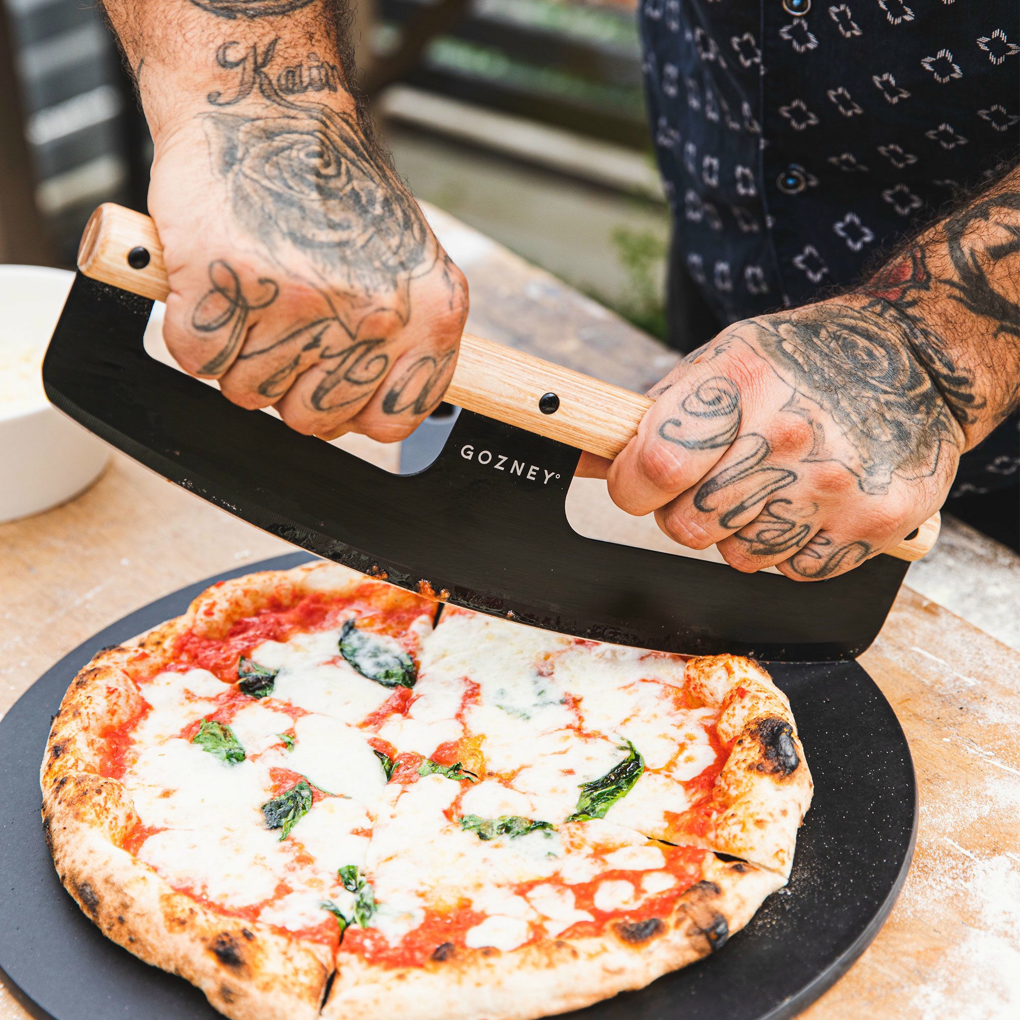 Alternativ bild 1 för Gozney Pizzaskärare 35 cm