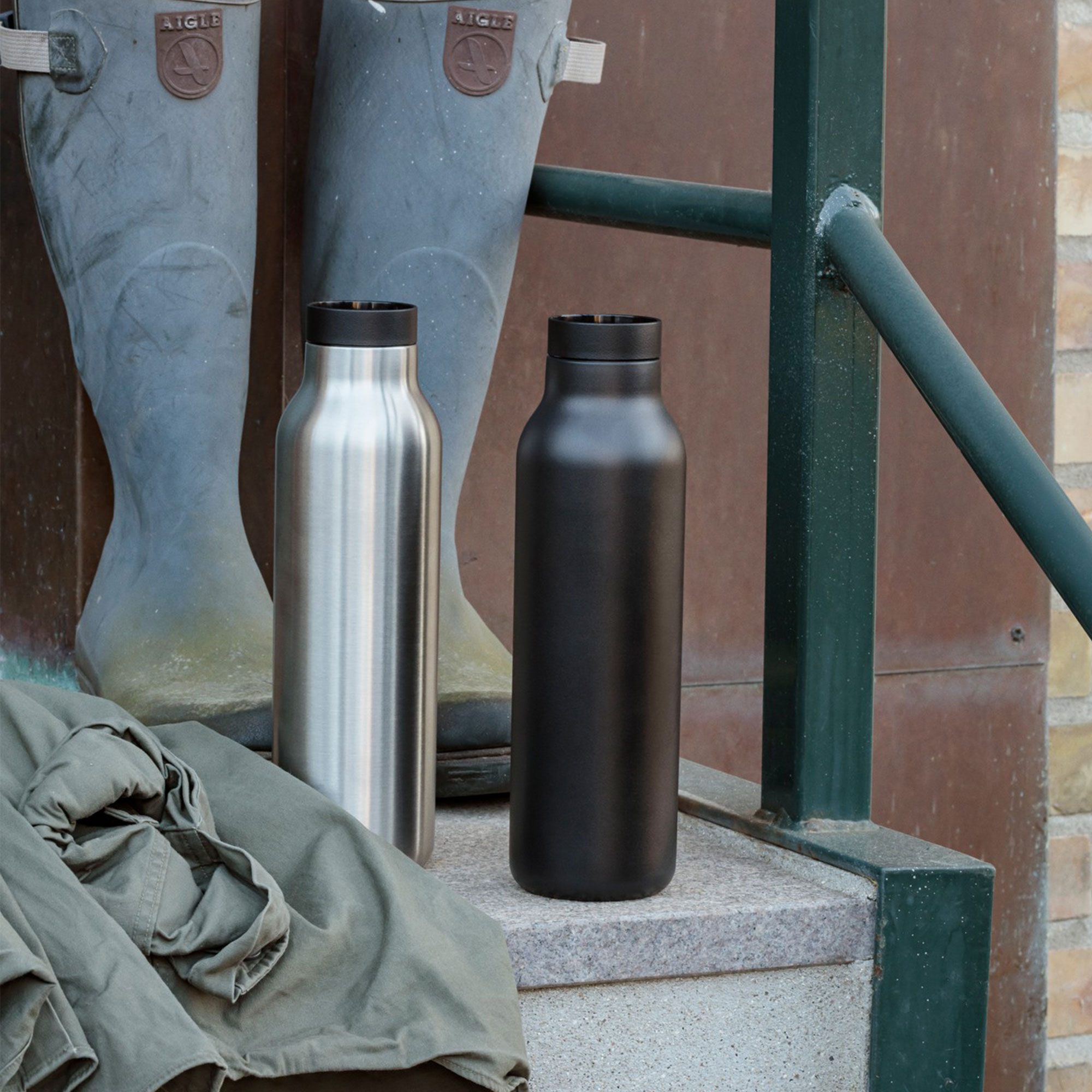 Urban Termospullo 0,7 litraa, teräs/musta