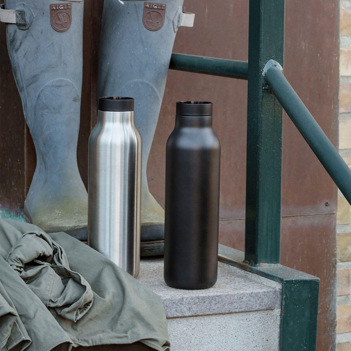 Urban Termospullo 0,7 litraa, teräs/musta