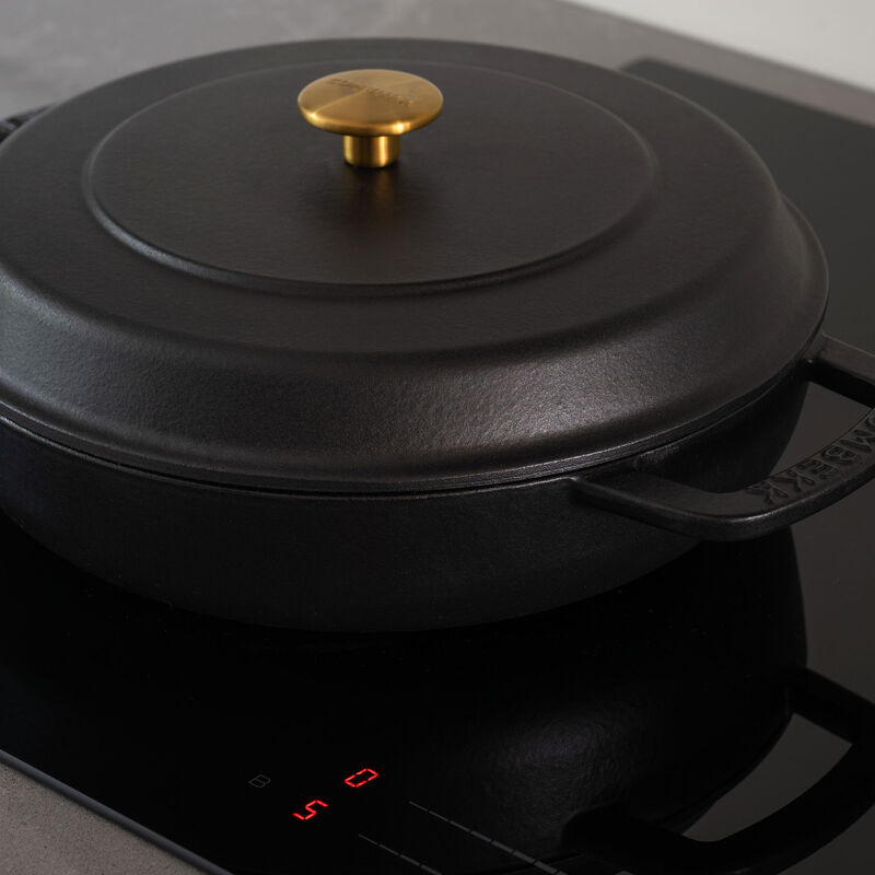 låg gryta med lock 28 cm/5 liter, svart