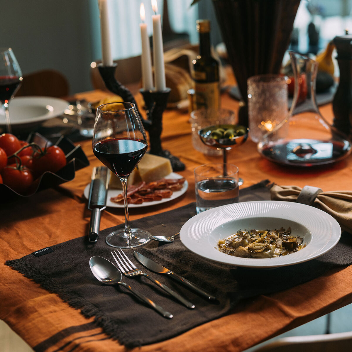 Umami bordstablett, brun/svart