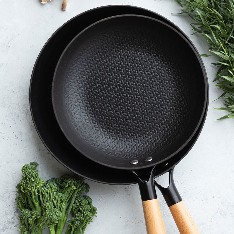 Kevyt valurautapannu 24 cm