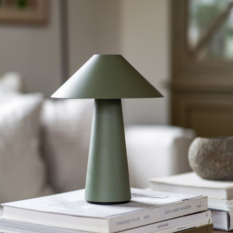 Cannes IP44 bærbar bordlampe, grøn