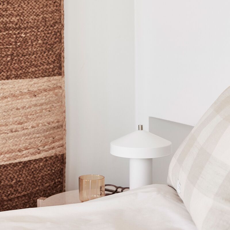 Hatto pöytävalaisin, valkoinen