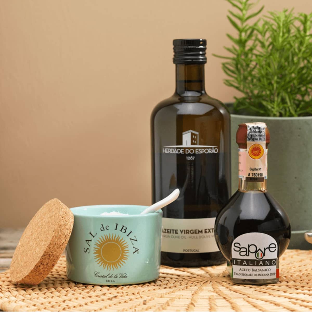 IBIZA Fleur De Sel, naturligt salt i en keramikkrukke