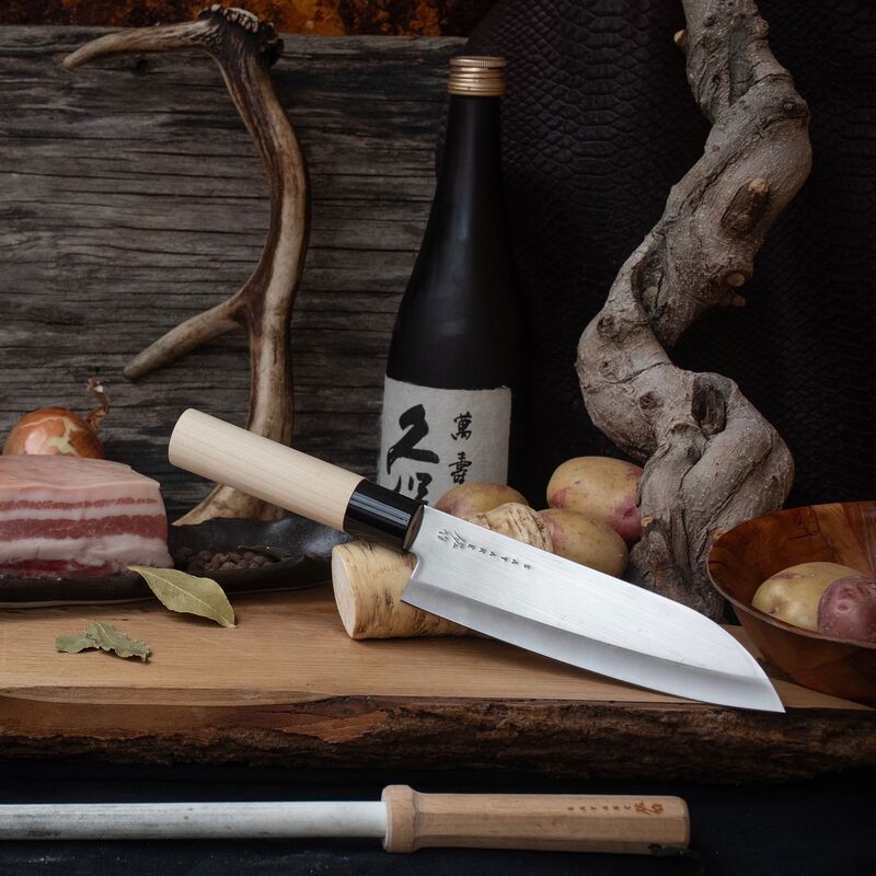 Santoku /kokkiveitsi