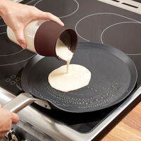 Shaker pannukakkusekoitin, ruskea