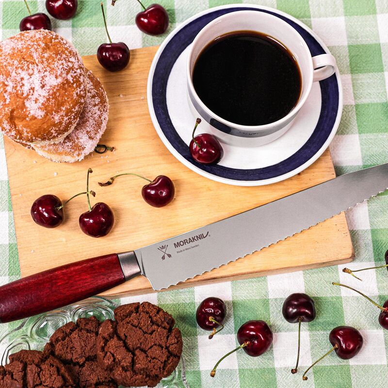 Classic 1891 -leipäveitsi 24 cm, punainen