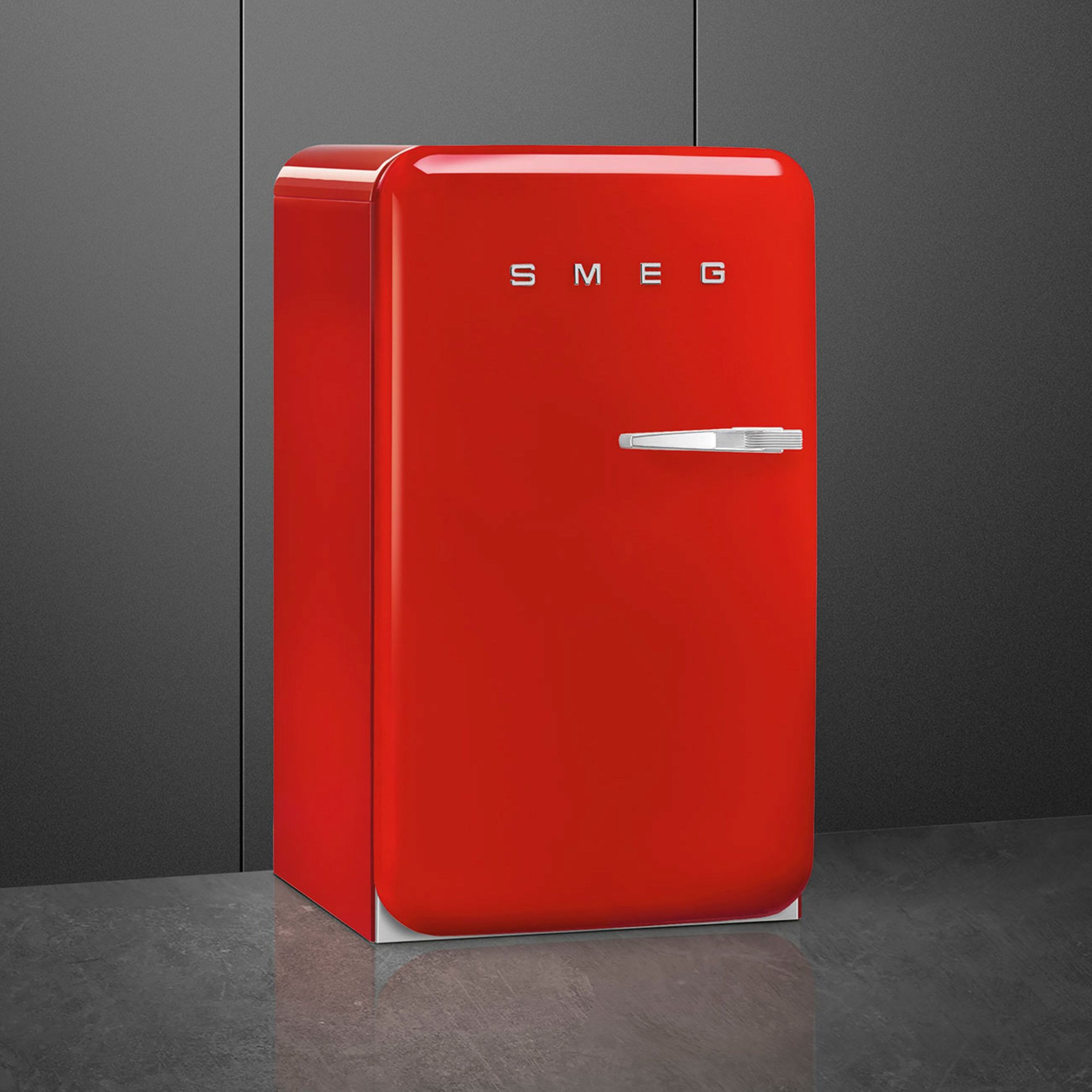 smeg-fab10-koeleskab-med-flaskeopbevaring-fab10hlwh6-65930-6